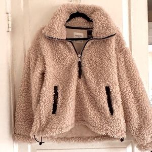 NWT Abercrombie teddy sweatshirt fleece